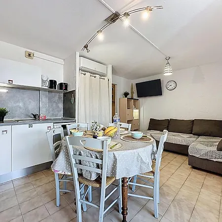 Le Lagon Bleu-6 By Interhome